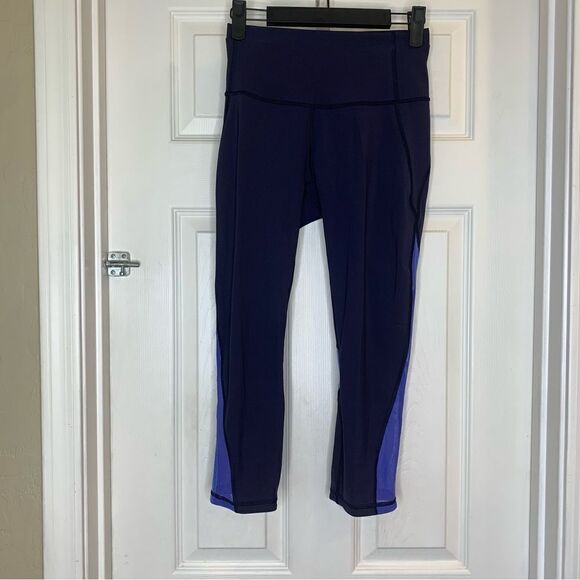Lululemon Mix and Mesh Crop Navy Blue Size 4 - Picture 1 of 11